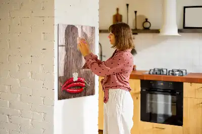 Magnetinė sauso valymo lenta su čili pipirų ant medinės lentos motyvu