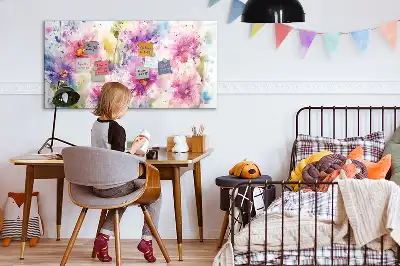 Magnetinė piešimo lenta su nupieštų gėlių motyvais