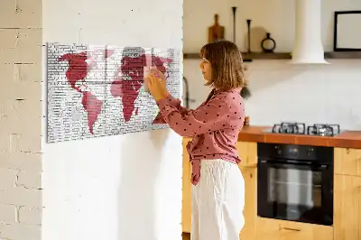 Magnetinė piešimo lenta su pasaulio žemėlapio ant plytų sienos motyvu