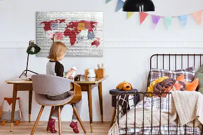 Magnetinė piešimo lenta su pasaulio žemėlapio ant plytų sienos motyvu