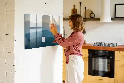 Magnetinė rašymo lenta su kraštovaizdžio abstrakcijos motyvu