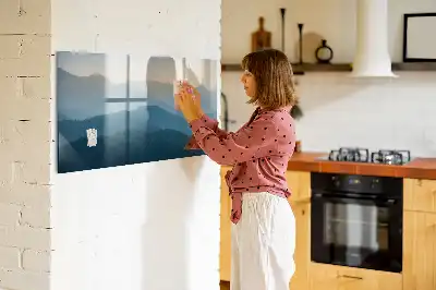 Magnetinė rašymo lenta su kraštovaizdžio abstrakcijos motyvu