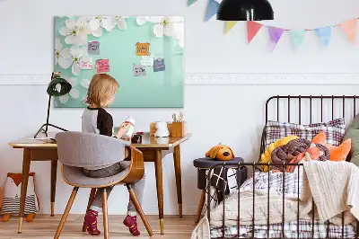 Magnetinė piešimo lenta su plūduriuojančių ramunių motyvu