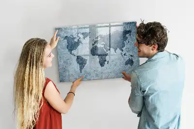 Magnetinė piešimo lenta su nupieštu pasaulio žemėlapio motyvu