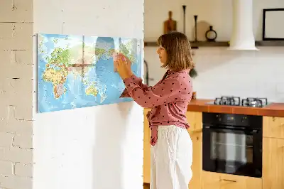 Magnetinė rašymo lenta su fiziniu pasaulio žemėlapiu