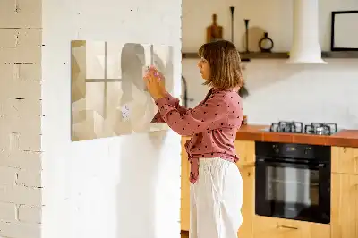 Magnetinė rašymo lenta trikampių abstrakcijos dizaino