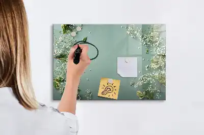 Magnetinė piešimo lenta su subtilių gėlių motyvu