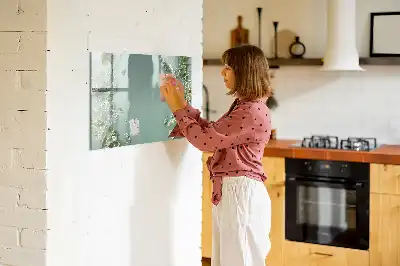 Magnetinė piešimo lenta su subtilių gėlių motyvu