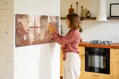 Magnetinė piešimo lenta-žemėlapis pasaulio žemėlapis ant plytų pagrindo