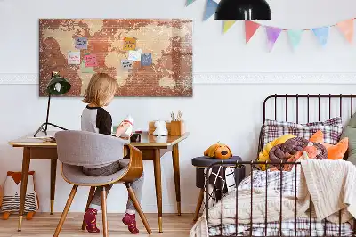 Magnetinė piešimo lenta-žemėlapis pasaulio žemėlapis ant plytų pagrindo
