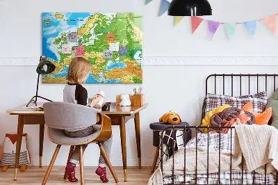 Magnetinė piešimo lenta su geografinio pasaulio žemėlapio motyvais