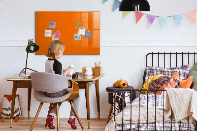 Magnetinė piešimo lenta oranžinės spalvos