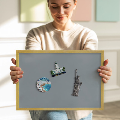Magnetinė lenta su aukso rėmu Pilka spalva