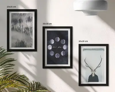 3 paveikslų rinkinys su rėmais miško peizažas rūke su mėnulio fazėmis ir elnio kaukole