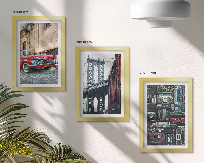 3 paveikslų rinkinys su rėmais Senas automobilis gatvėje netoli Bruklino tilto ir retro garso aparatūra