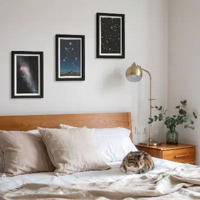 Įrėmintų paveikslų rinkinys kosminė galaktika ir naktinis Svarstyklių žvaigždynas