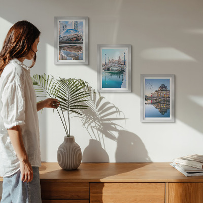 3 paveikslų rinkinys su rėmais Miesto architektūros atspindys vandenyje