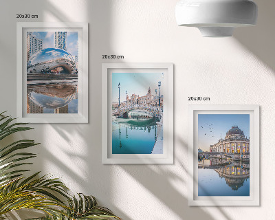 3 paveikslų rinkinys su rėmais Miesto architektūros atspindys vandenyje