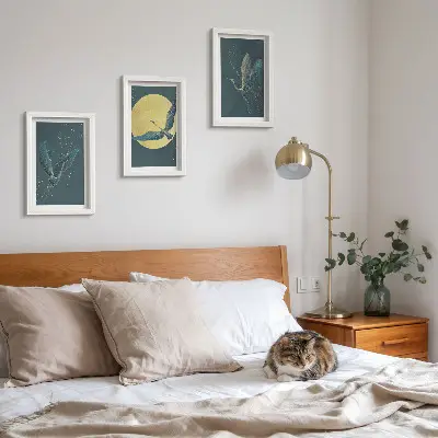 Įrėmintų paveikslų rinkinys kranų paukščiai mėnulio ir žvaigždžių fone