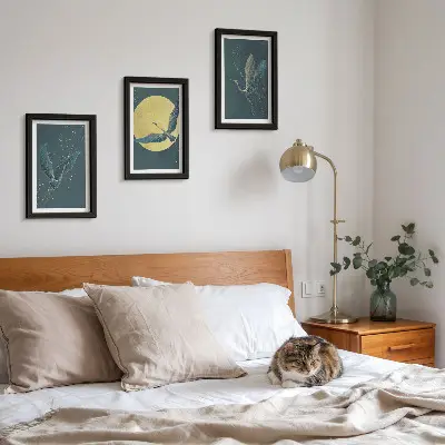 Įrėmintų paveikslų rinkinys kranų paukščiai mėnulio ir žvaigždžių fone