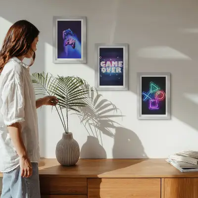 Žaidimų pulteliai su „Game Over“ piktogramomis 3 paveikslų rinkinys su rėmais