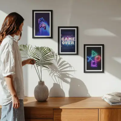 Žaidimų pulteliai su „Game Over“ piktogramomis 3 paveikslų rinkinys su rėmais