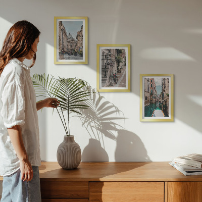 3 paveikslų rinkinys su rėmais Venecijos miesto gatvės su architektūra ir vandeniu