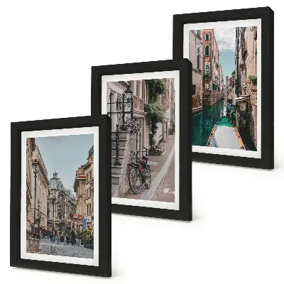 3 paveikslų rinkinys su rėmais vaizduojantis Venecijos miesto gatves su architektūra ir vandeniu