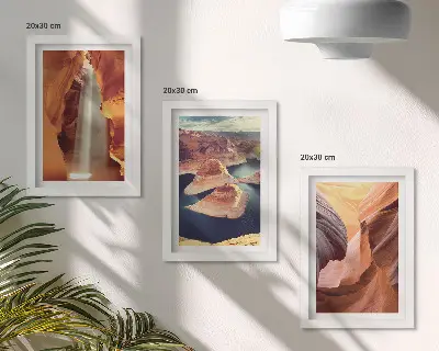 Įrėmintų paveikslų rinkinys su kriokliu tarpeklyje ir uolienų dariniais kanjone