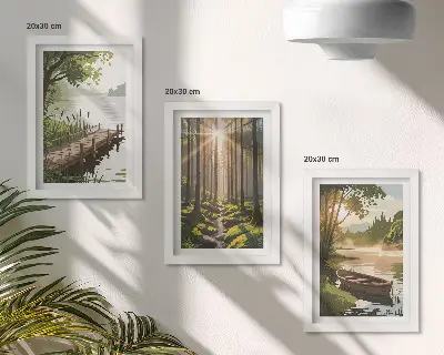 Įrėmintų paveikslų rinkinys su ramiais miško ir ežero peizažais bei valtimi