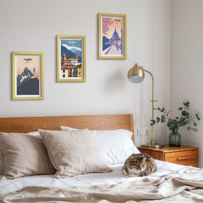 3 paveikslų rinkinys su rėmais Kalnų ir retro architektūros spalvingos iliustracijos