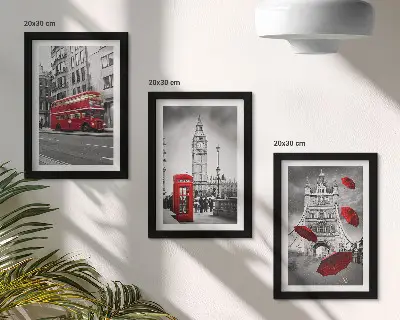 Įrėmintų paveikslų rinkinys su raudonais akcentais ir žymiais Londono pastatais