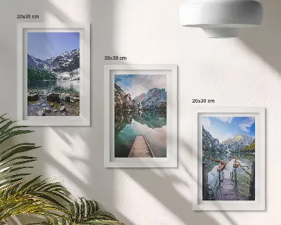 Įrėmintų paveikslų rinkinys kalnai ir ežerai su mediniais tiltais virš vandens