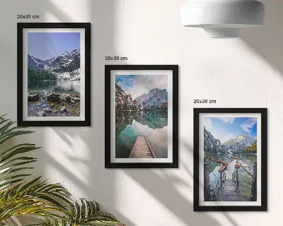 Įrėmintų paveikslų rinkinys kalnai ir ežerai su mediniais tiltais virš vandens