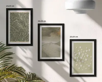 Įrėmintų paveikslų rinkinys su banguotais abstrakčiais raštais ir boho gėlėmis