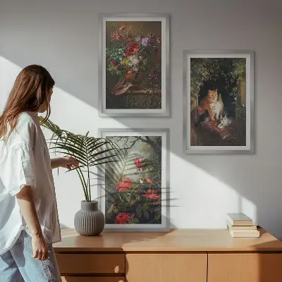 3 paveikslų rinkinys su rėmais vintažinių gėlių ir kačių gamtos motyvai