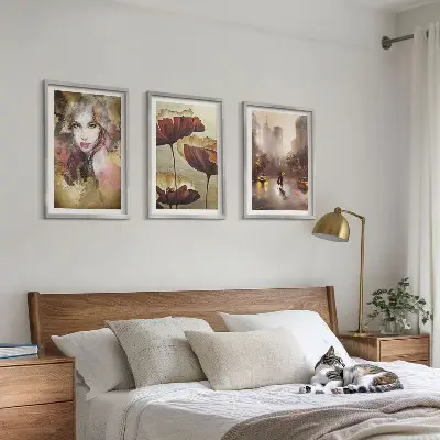 Abstraktus moters portretas su gėlėmis ir lietumi 3 paveikslų rinkinys su rėmais