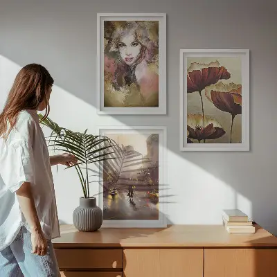 Abstraktus moters portretas su gėlėmis ir lietumi 3 paveikslų rinkinys su rėmais