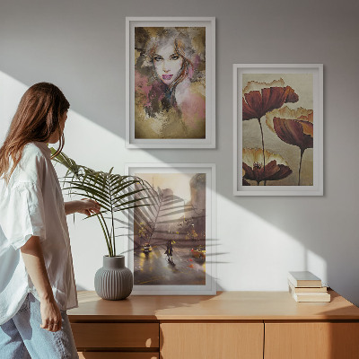3 paveikslų rinkinys su rėmais Abstraktus moters portretas su gėlėmis ir lietumi