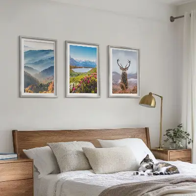 Paveikslų rinkinys su rėmais kalnų ežero ir elnių gamtos vaizdas
