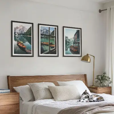 Kalnų ežero valčių namelis 3 paveikslų rinkinys su rėmais