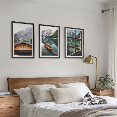 Įrėmintas triptikas Kalnų ežero valčių langas