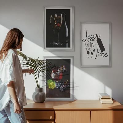 3 paveikslų rinkinys su rėmais Vyno taurės su vynuogėmis ir užrašu