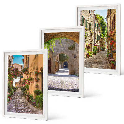 Įrėmintas triptikas Italijos gatvių gėlių architektūra