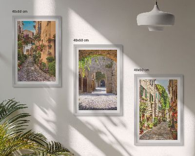 Įrėmintas triptikas Italijos gatvių gėlių architektūra