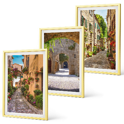 Įrėmintas triptikas Italijos gatvių gėlių architektūra