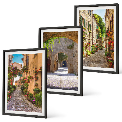 Įrėmintas triptikas Italijos gatvių gėlių architektūra