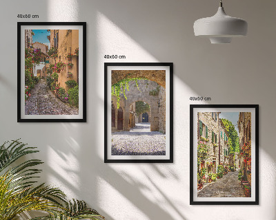 Įrėmintas triptikas Italijos gatvių gėlių architektūra