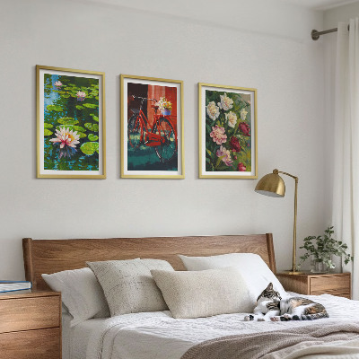 3 paveikslų rinkinys su rėmais Lelijos sode, spalvingos gėlės