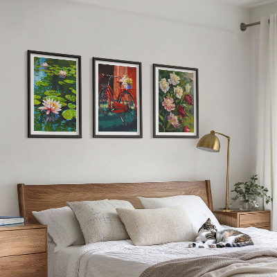3 paveikslų rinkinys su rėmais Lelijos sode, spalvingos gėlės